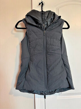Lululemon Another Mile Vest - Grey - Size 8 (EUC)